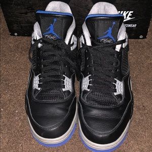 Air Jordan 4 Motorsport alterate